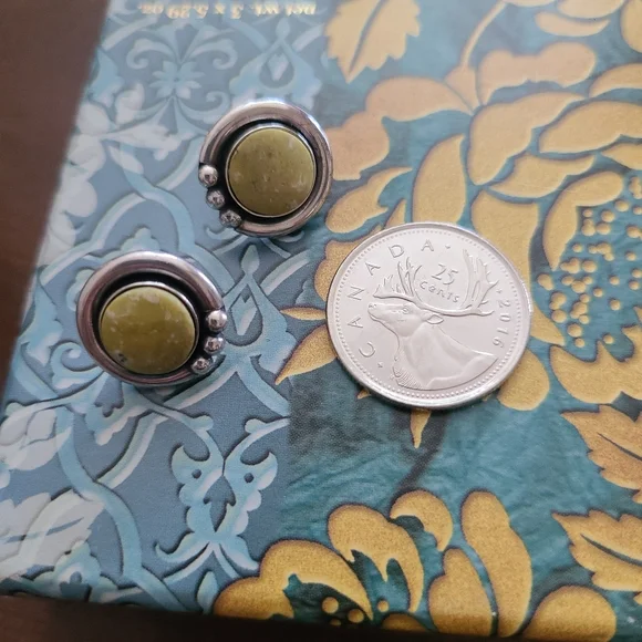 Vintage Earrings Sterling  Olive Green Stone Set In Silver Scandanavian Pierced - Picture 7 of 8